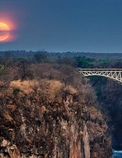 Fullmoon Dinner on selected dates.